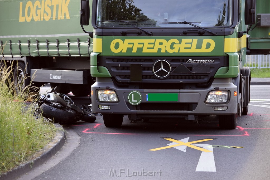 Schwerer Motorrad Unfall Feldkassel Robert Boschstr Edsel Fordstr P040.JPG - Miklos Laubert